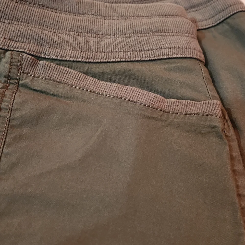 CROFT & BARROW 14 PLUS SIZE MILITARY GREEN DRAWSTRING STRETCH CARGO MINI SKIRT - Picture 5 of 5